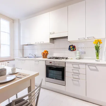 Appartement Guesthost - Large In The Historic Center Of *