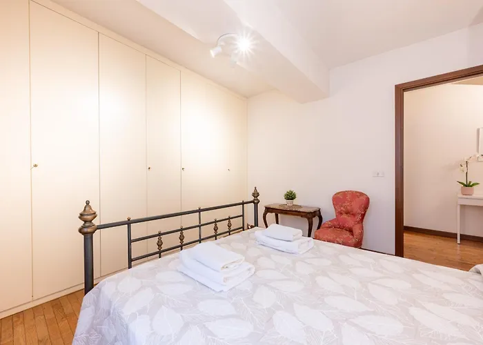 شقة Large In The Historic Center Of بارما